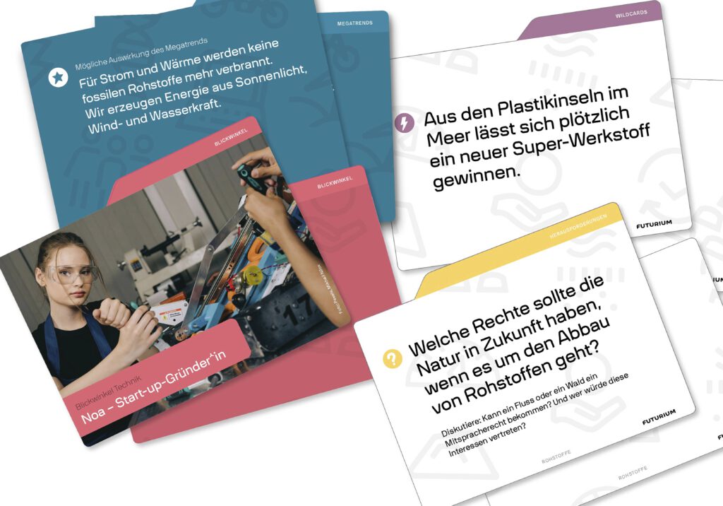 Bild zeigt Karten der Zukunftsbox Rohstoffe vom Futurium